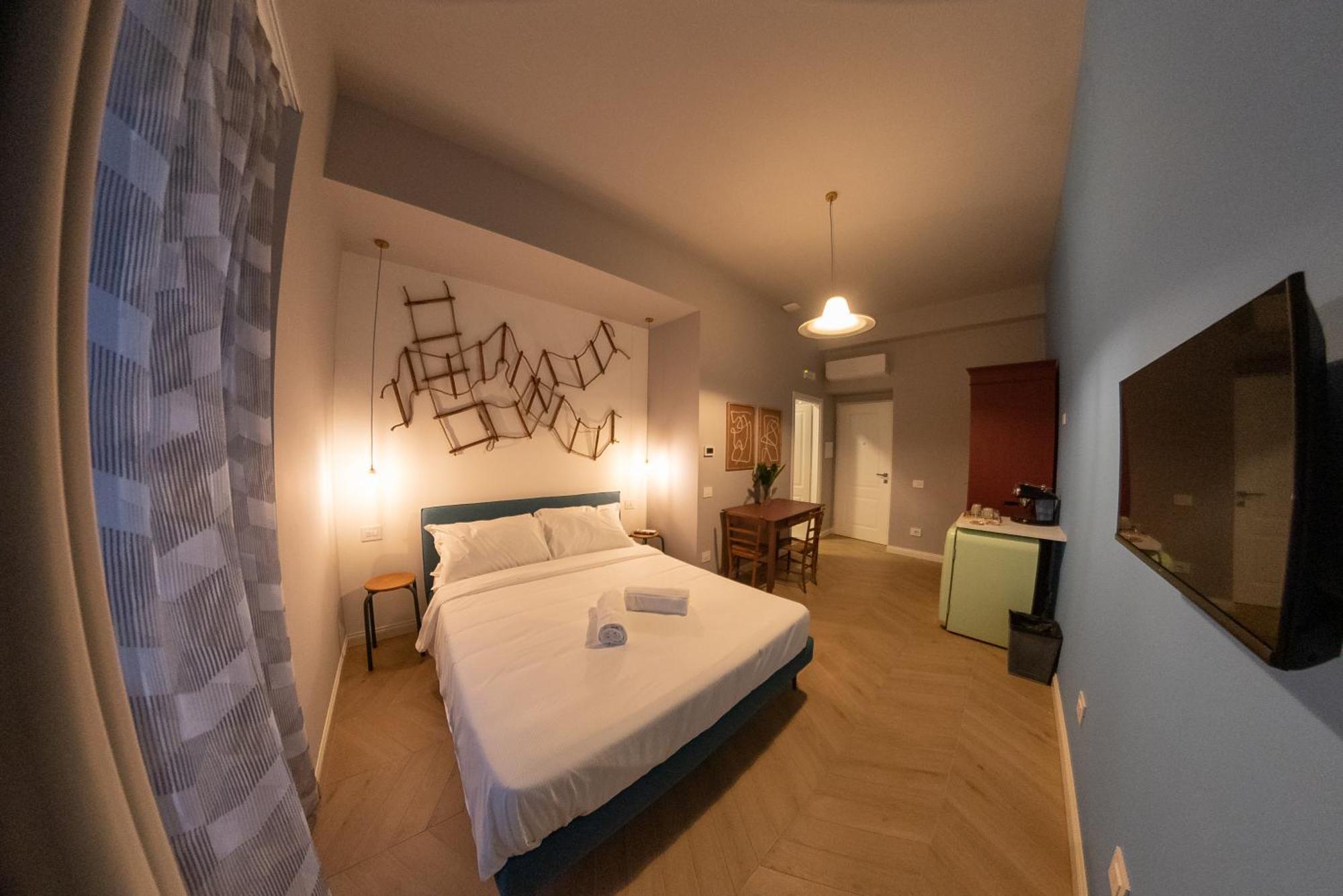 Sophia Boutique Suites ตรีเอสเต ภายนอก รูปภาพ